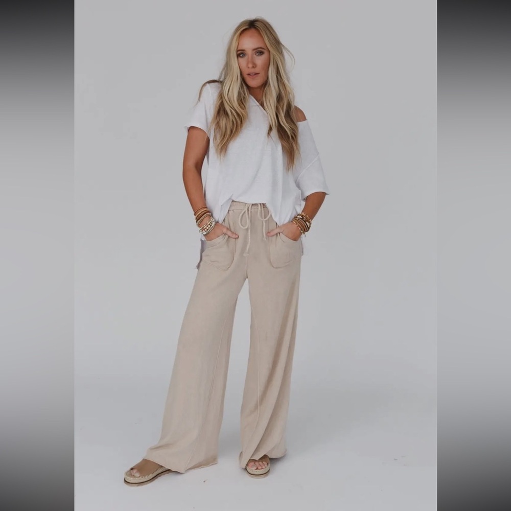 130 - Relaxing Robin Wide-Leg Pants Beige Womens - Picture 1 of 8